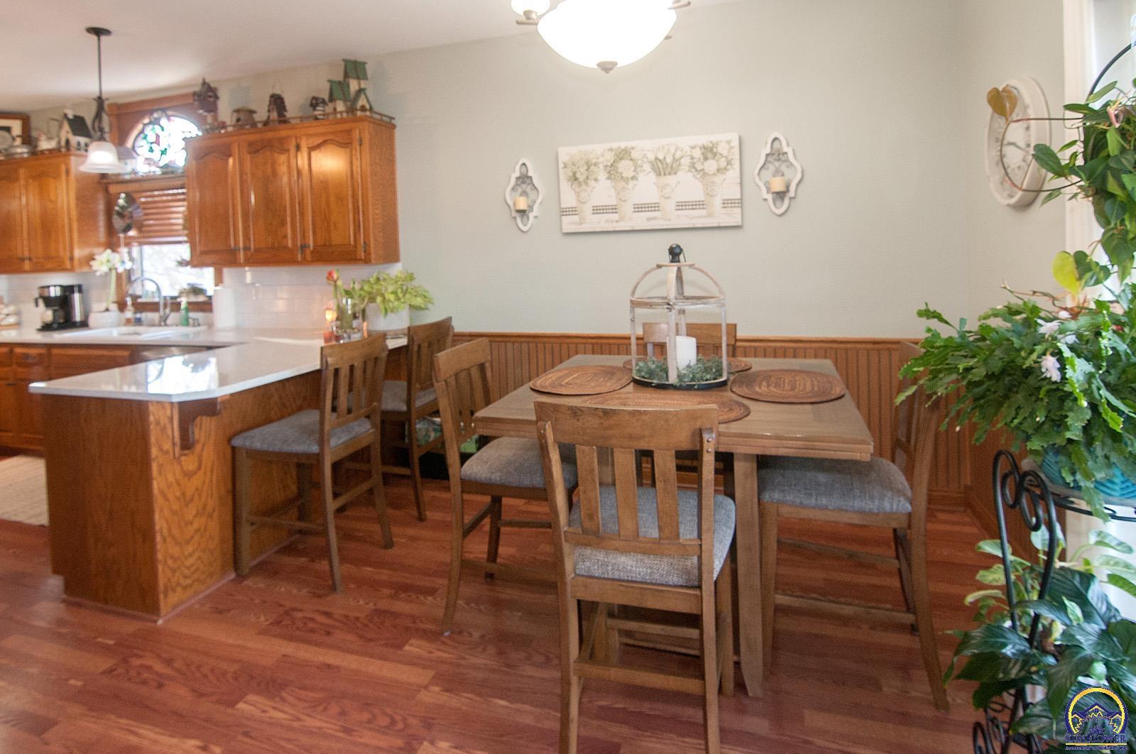 Topeka, Kansas 66614, United States, 4 Bedrooms Bedrooms, ,3 BathroomsBathrooms,Residential,Pending,16918