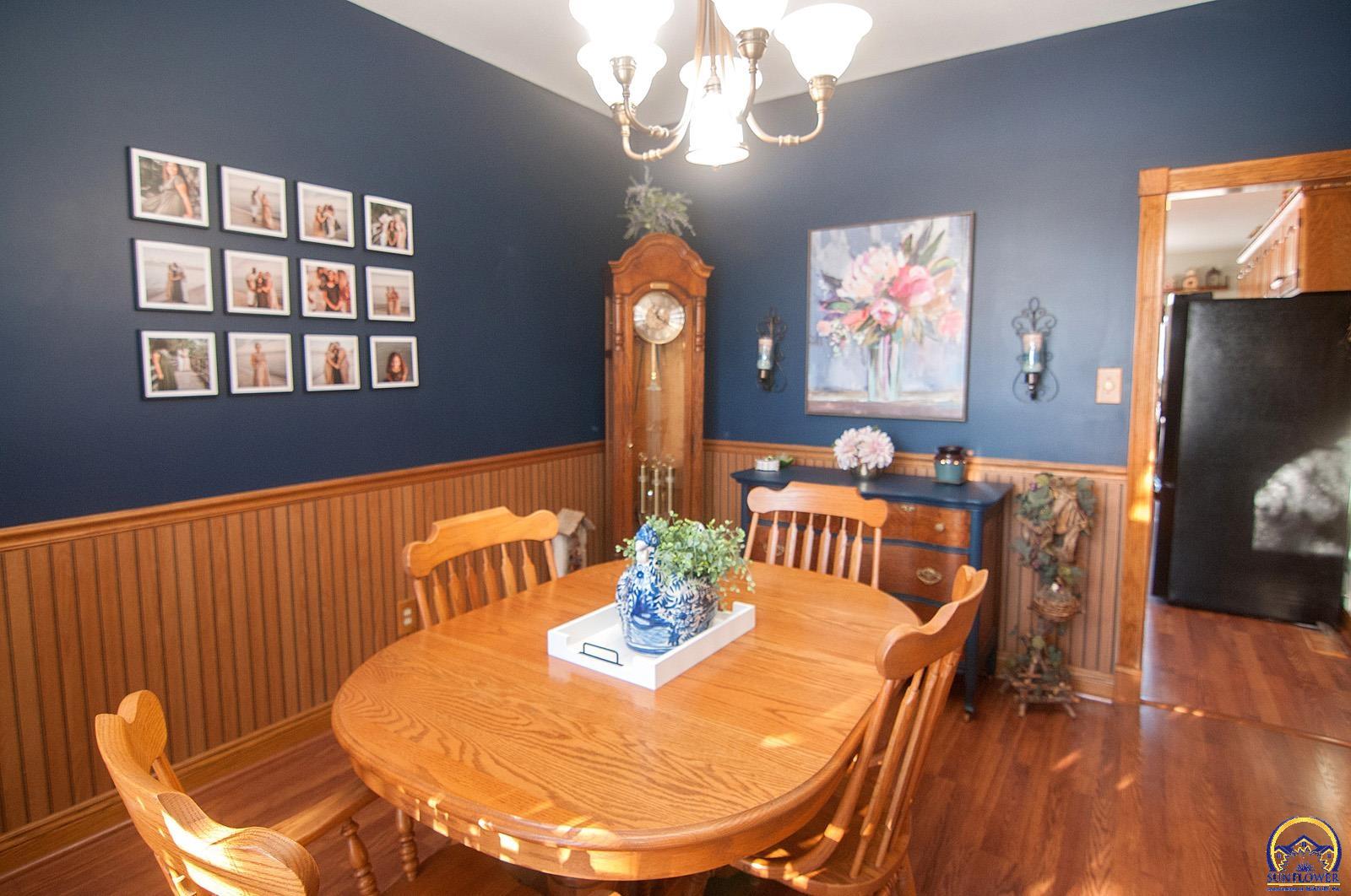 Topeka, Kansas 66614, United States, 4 Bedrooms Bedrooms, ,3 BathroomsBathrooms,Residential,Pending,16918