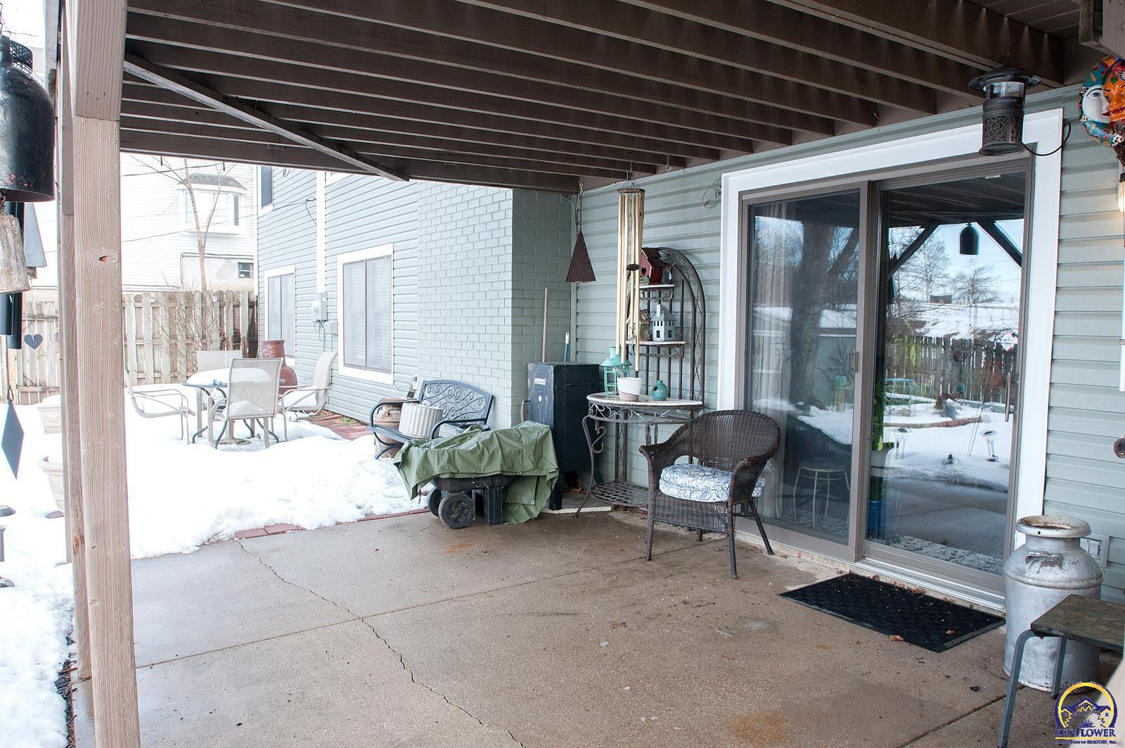 Topeka, Kansas 66614, United States, 4 Bedrooms Bedrooms, ,3 BathroomsBathrooms,Residential,Pending,16918