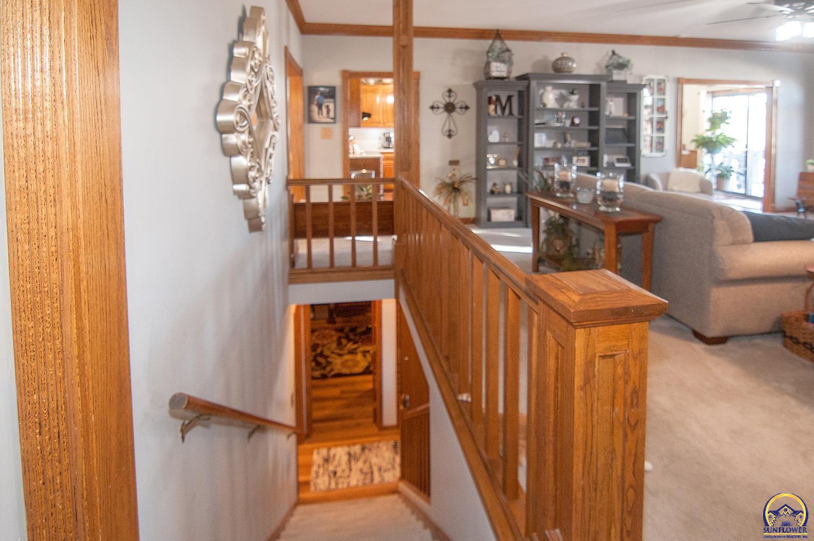 Topeka, Kansas 66614, United States, 4 Bedrooms Bedrooms, ,3 BathroomsBathrooms,Residential,Pending,16918