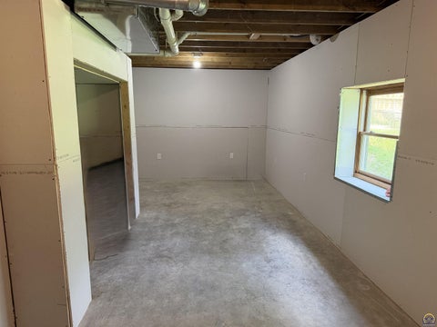 Tiny photo for 3110 SE Indiana Ave, Topeka, KS 66605 (MLS # 245197)