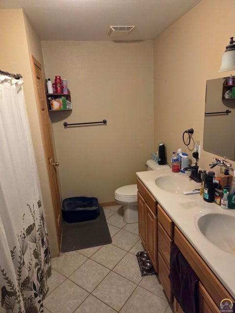 Tiny photo for 3110 SE Indiana Ave, Topeka, KS 66605 (MLS # 245197)