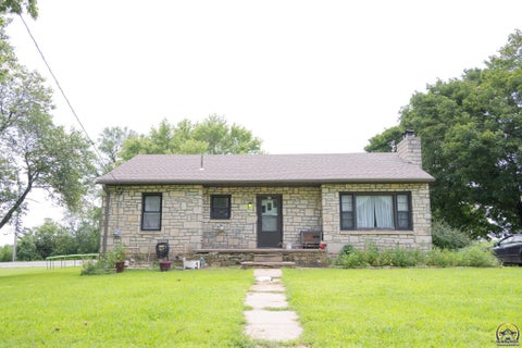 Tiny photo for 517 E 2nd Ave, Eskridge, KS 66423 (MLS # 246043)