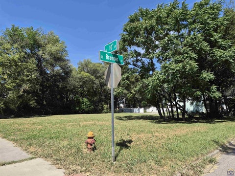 Tiny photo for 908 SE 10th Ave, Topeka, KS 66607 (MLS # 246410)