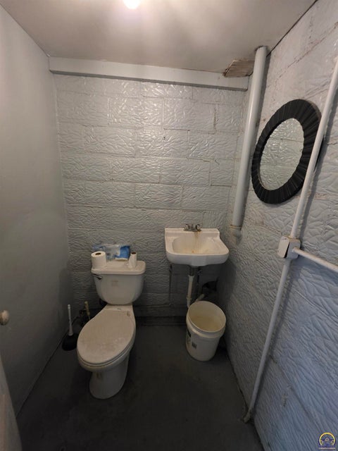 Tiny photo for 24 E 7th Ave #22 E 7th Ave, Emporia, KS 66801 (MLS # 244719)