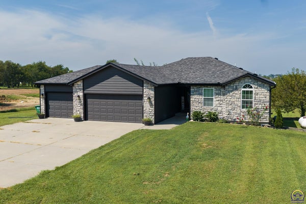 10037 GREENVIEW DR, MERIDEN, KS 66512 - Image 388cb9dd57828463b3fd961bdbc8f00a/784741940