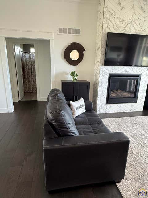 Tiny photo for 2615 Twin Lakes Dr, Emporia, KS 66801 (MLS # 246146)