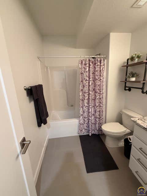 Tiny photo for 2615 Twin Lakes Dr, Emporia, KS 66801 (MLS # 246146)