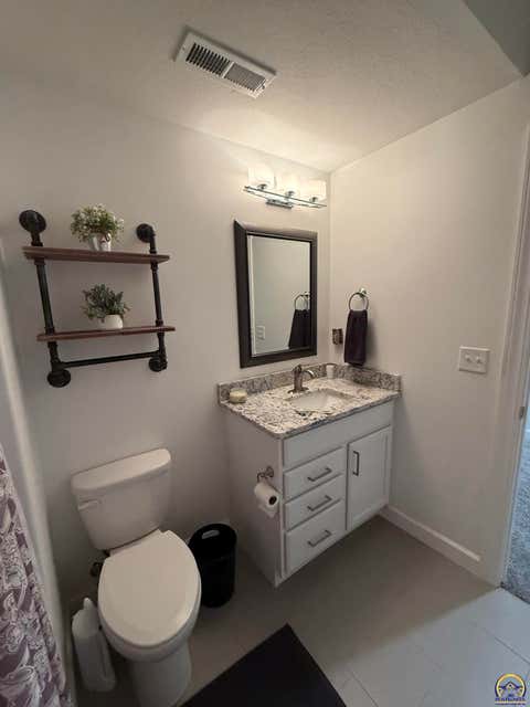 Tiny photo for 2615 Twin Lakes Dr, Emporia, KS 66801 (MLS # 246146)