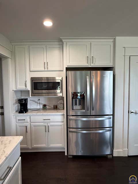 Tiny photo for 2615 Twin Lakes Dr, Emporia, KS 66801 (MLS # 246146)