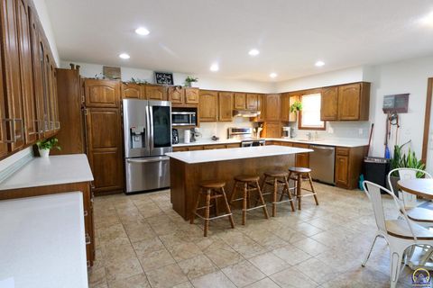 Tiny photo for 2101 Canterbury Rd, Emporia, KS 66801 (MLS # 243915)
