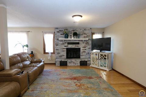 Tiny photo for 2101 Canterbury Rd, Emporia, KS 66801 (MLS # 243915)