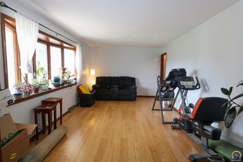 Tiny photo for 2101 Canterbury Rd, Emporia, KS 66801 (MLS # 243915)