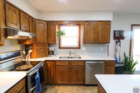 Tiny photo for 2101 Canterbury Rd, Emporia, KS 66801 (MLS # 243915)