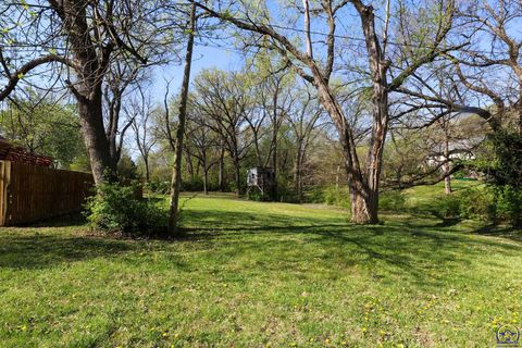 Tiny photo for 2101 Canterbury Rd, Emporia, KS 66801 (MLS # 243915)