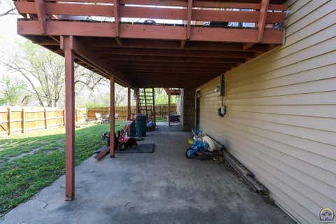 Tiny photo for 2101 Canterbury Rd, Emporia, KS 66801 (MLS # 243915)