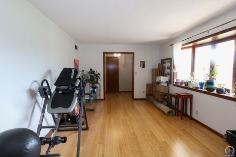 Tiny photo for 2101 Canterbury Rd, Emporia, KS 66801 (MLS # 243915)