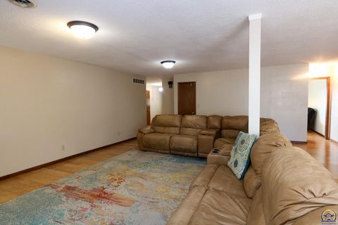 Tiny photo for 2101 Canterbury Rd, Emporia, KS 66801 (MLS # 243915)