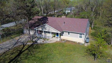 Tiny photo for 2101 Canterbury Rd, Emporia, KS 66801 (MLS # 243915)