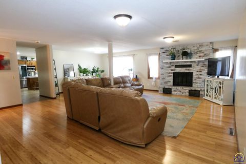 Tiny photo for 2101 Canterbury Rd, Emporia, KS 66801 (MLS # 243915)