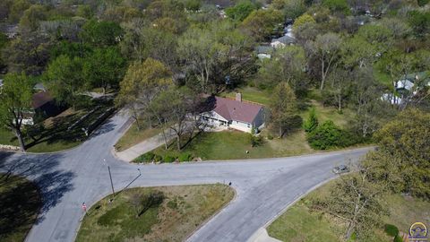 Tiny photo for 2101 Canterbury Rd, Emporia, KS 66801 (MLS # 243915)