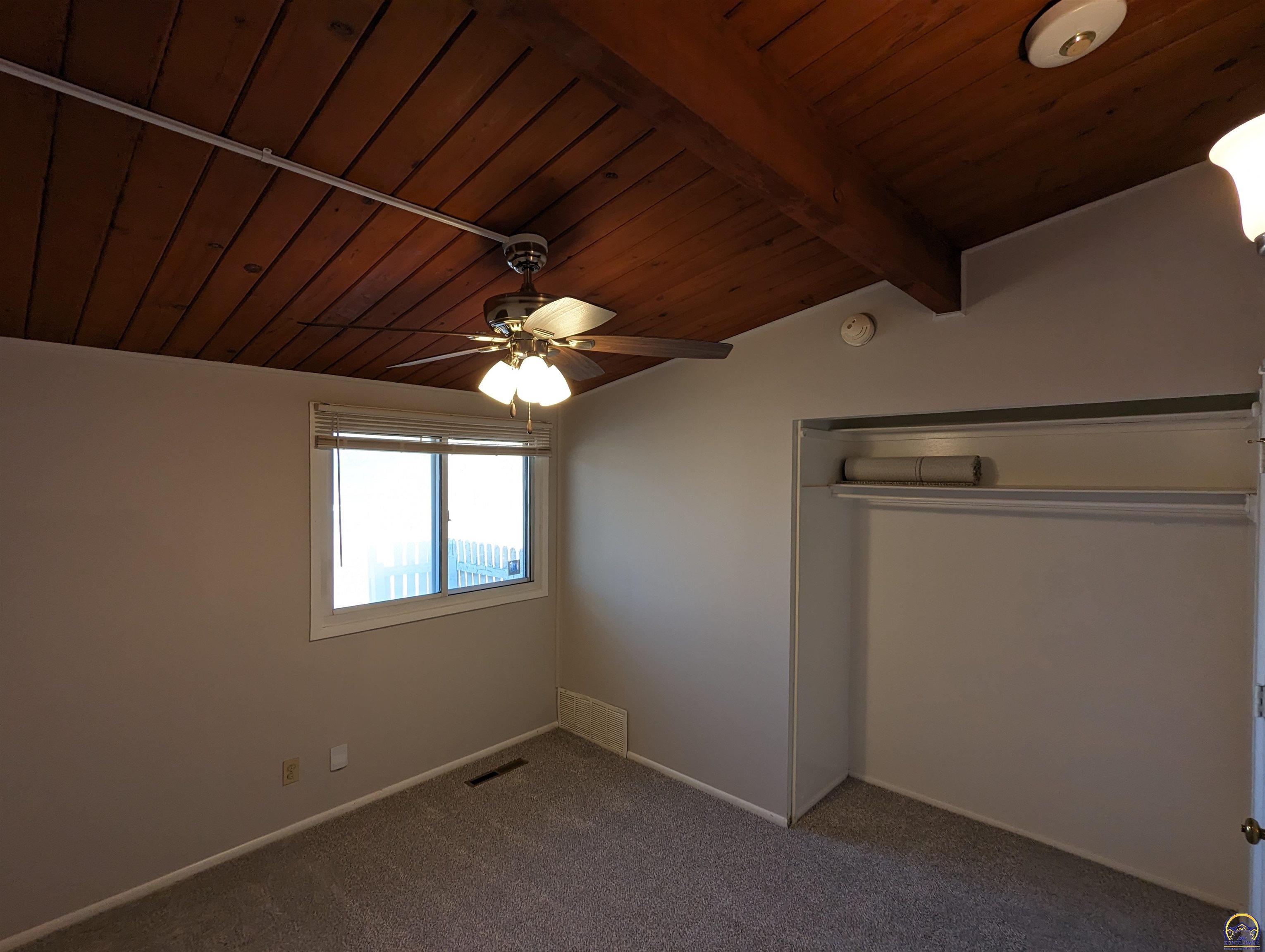 Topeka, Kansas 66614, United States, 3 Bedrooms Bedrooms, ,2 BathroomsBathrooms,Residential,Pending,64893