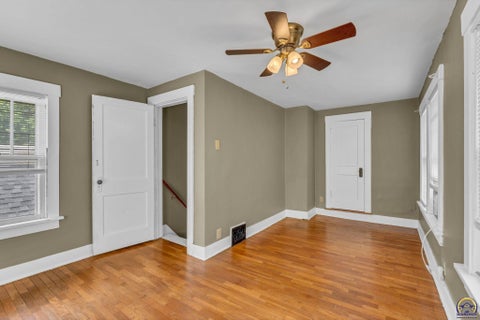 Tiny photo for 409 SW Franklin Ave, Topeka, KS 66606 (MLS # 244740)