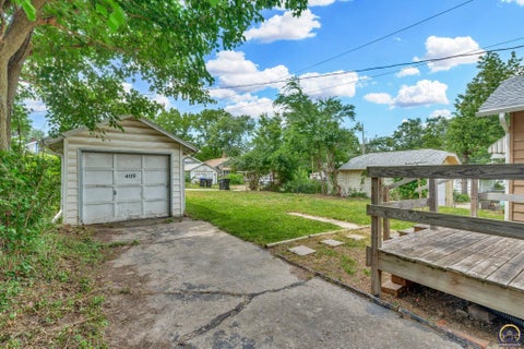 Tiny photo for 409 SW Franklin Ave, Topeka, KS 66606 (MLS # 244740)