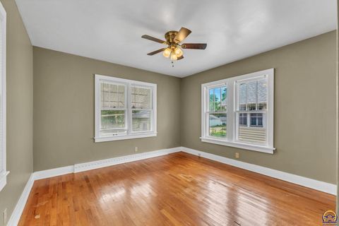 Tiny photo for 409 SW Franklin Ave, Topeka, KS 66606 (MLS # 244740)