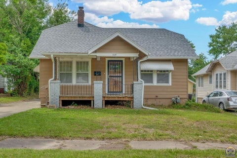 Photo of 409 SW Franklin Ave, Topeka, KS 66606 (MLS # 244740)