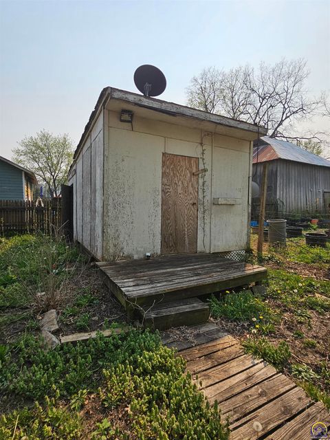 Tiny photo for 221 E Lincoln St, Madison, KS 66860 (MLS # 243813)