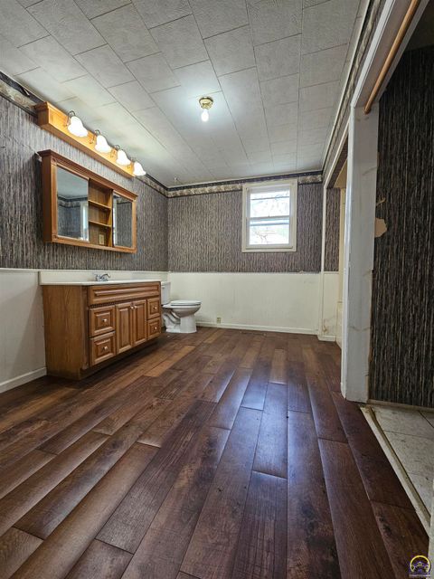 Tiny photo for 221 E Lincoln St, Madison, KS 66860 (MLS # 243813)