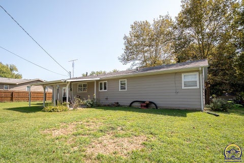 Tiny photo for 602 Warren St, Oskaloosa, KS 66066 (MLS # 246646)