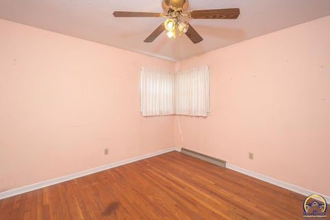 Tiny photo for 602 Warren St, Oskaloosa, KS 66066 (MLS # 246646)