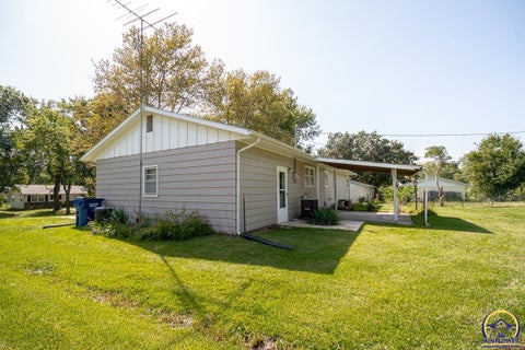 Tiny photo for 602 Warren St, Oskaloosa, KS 66066 (MLS # 246646)