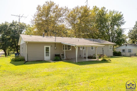 Tiny photo for 602 Warren St, Oskaloosa, KS 66066 (MLS # 246646)