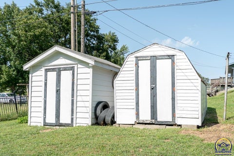 Tiny photo for 602 Warren St, Oskaloosa, KS 66066 (MLS # 246646)