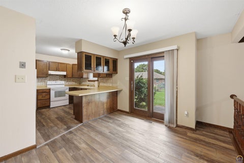 Tiny photo for 3710 SE 27th Ter, Topeka, KS 66605 (MLS # 247114)