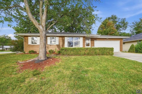 Photo of 1245 SW Belle Ter, Topeka, KS 66604 (MLS # 246599)