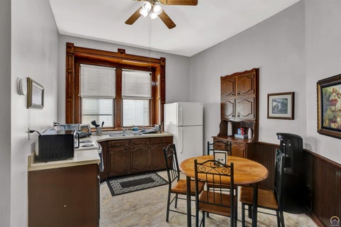 Tiny photo for 717 SW Lincoln St, Topeka, KS 66606 (MLS # 244432)