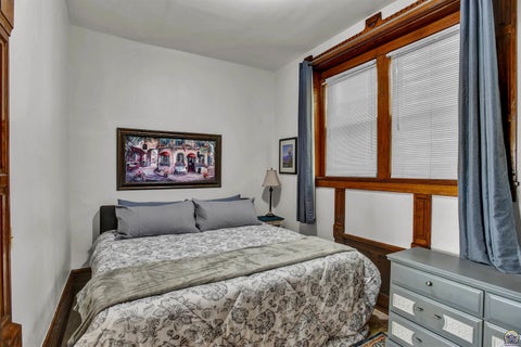 Tiny photo for 717 SW Lincoln St, Topeka, KS 66606 (MLS # 244432)