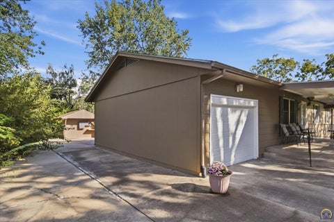 Tiny photo for 3112 SE Wisconsin Ave, Topeka, KS 66605 (MLS # 246844)