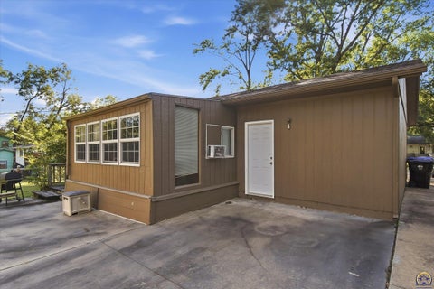 Tiny photo for 3112 SE Wisconsin Ave, Topeka, KS 66605 (MLS # 246844)