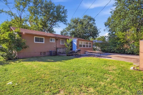 Tiny photo for 3112 SE Wisconsin Ave, Topeka, KS 66605 (MLS # 246844)