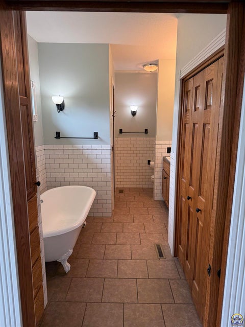 Tiny photo for 803 W Broadway St, Lebo, KS 66856 (MLS # 246148)