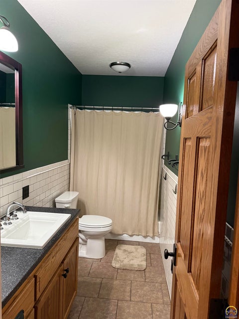 Tiny photo for 803 W Broadway St, Lebo, KS 66856 (MLS # 246148)