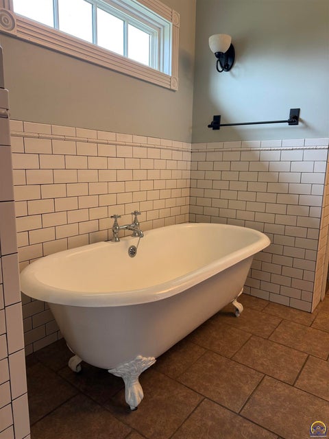 Tiny photo for 803 W Broadway St, Lebo, KS 66856 (MLS # 246148)