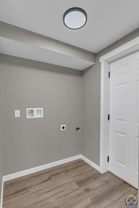Tiny photo for 5108 SW 33rd St, Topeka, KS 66614 (MLS # 245912)
