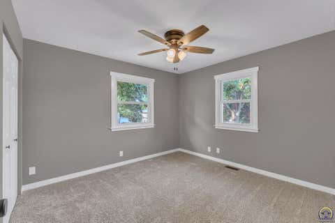 Tiny photo for 5108 SW 33rd St, Topeka, KS 66614 (MLS # 245912)