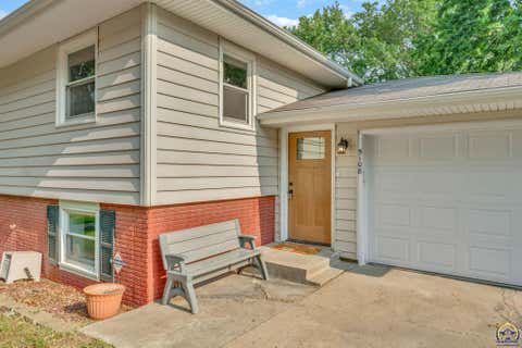 Tiny photo for 5108 SW 33rd St, Topeka, KS 66614 (MLS # 245912)